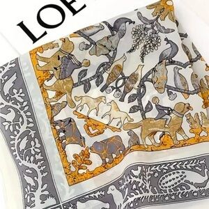 Gray and Gold Animal Motif Scarf